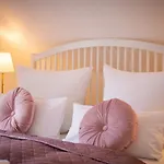 Apartone Land-hotel Hotel *