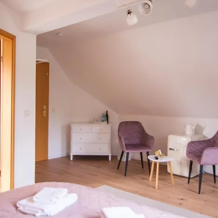 Apartone Land-hotel Зебниц