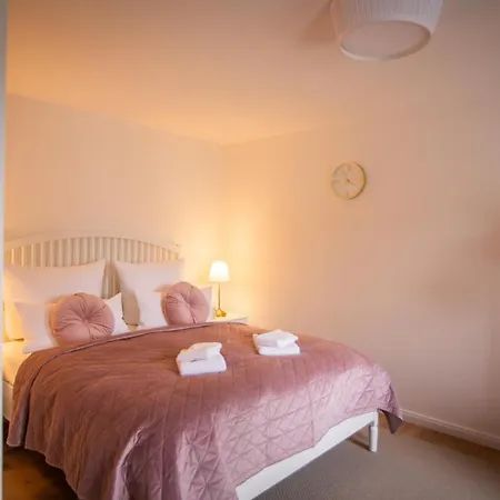 Отель Apartone Land-hotel Зебниц