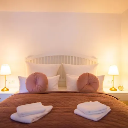 Apartone Land-hotel Hotel *