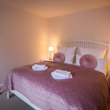 Apartone Land-hotel Hotel