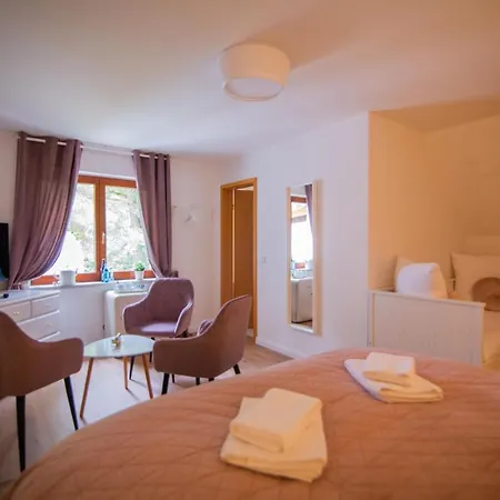 Apartone Land-hotel Hotel