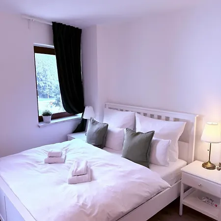 Apartone Land-hotel Отель Зебниц