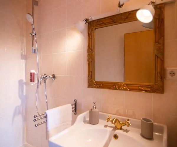 Apartone Land-hotel *