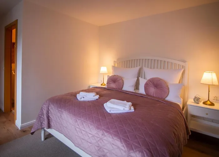 Apartone Land-hotel Hotel